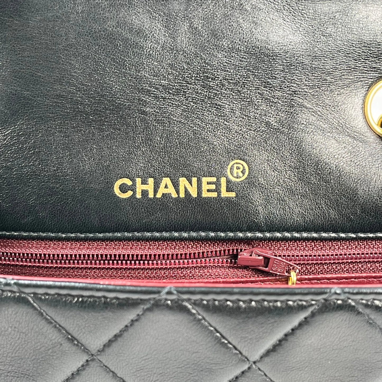 CHANEL Diana Flap 22 Chain Shoulder Bag - Black