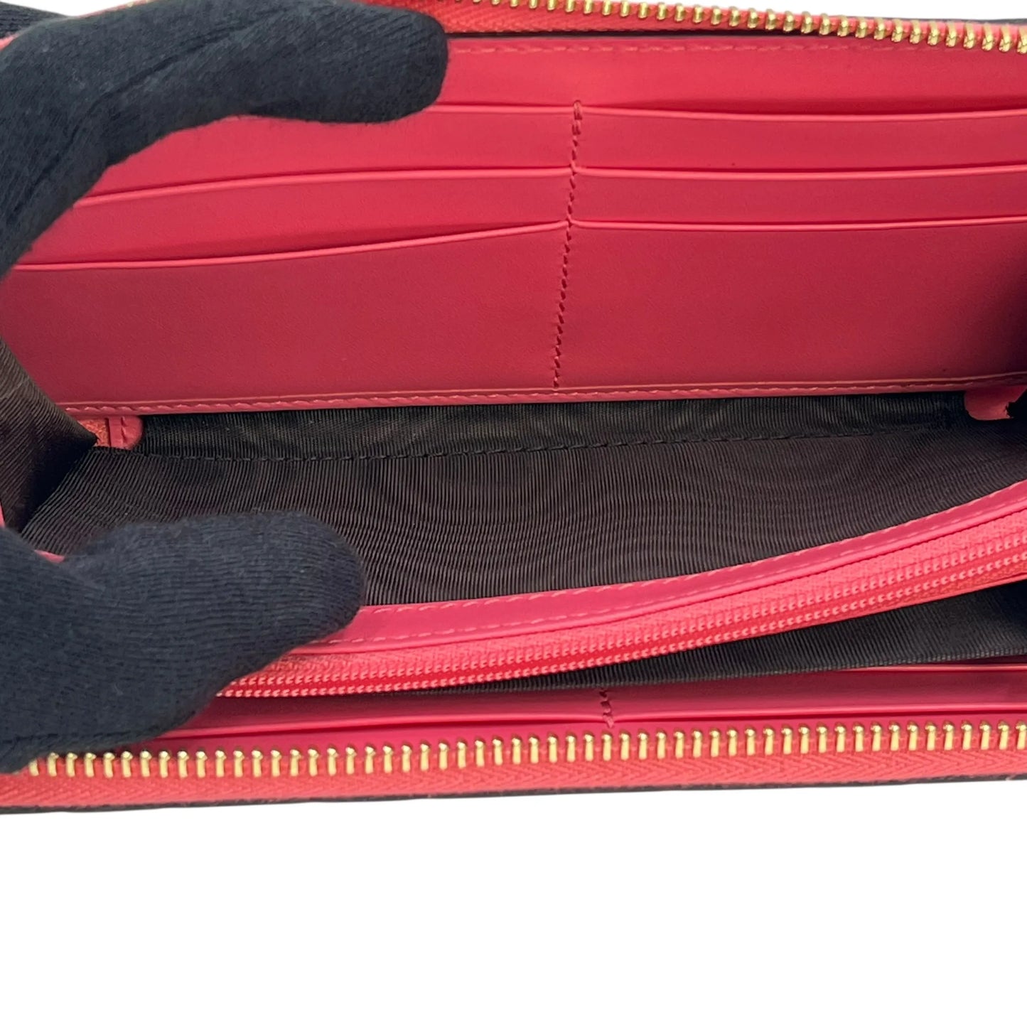 GUCCI GG Marmont Metelasse Zipped Around Long Wallet - Pink