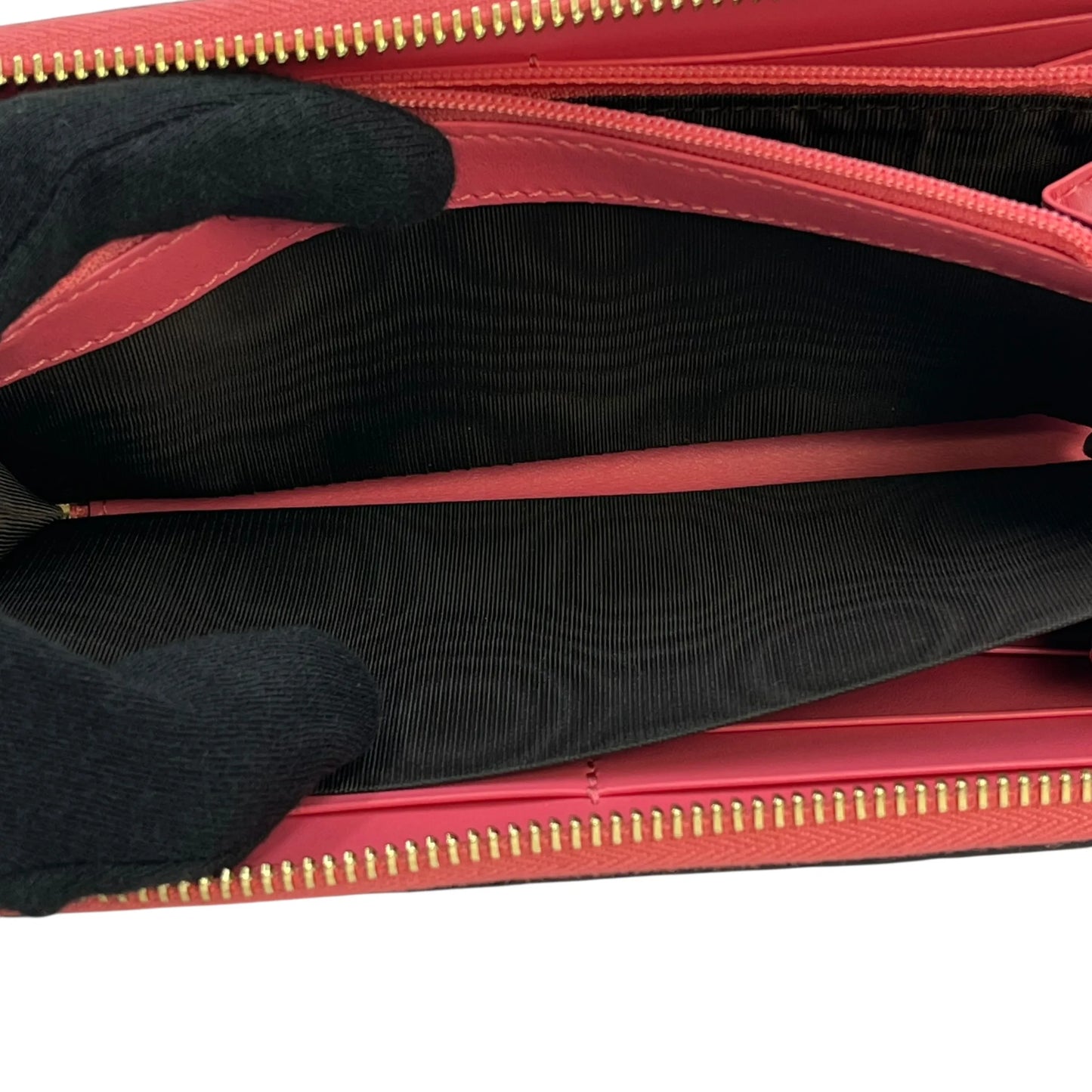 GUCCI GG Marmont Metelasse Zipped Around Long Wallet - Pink