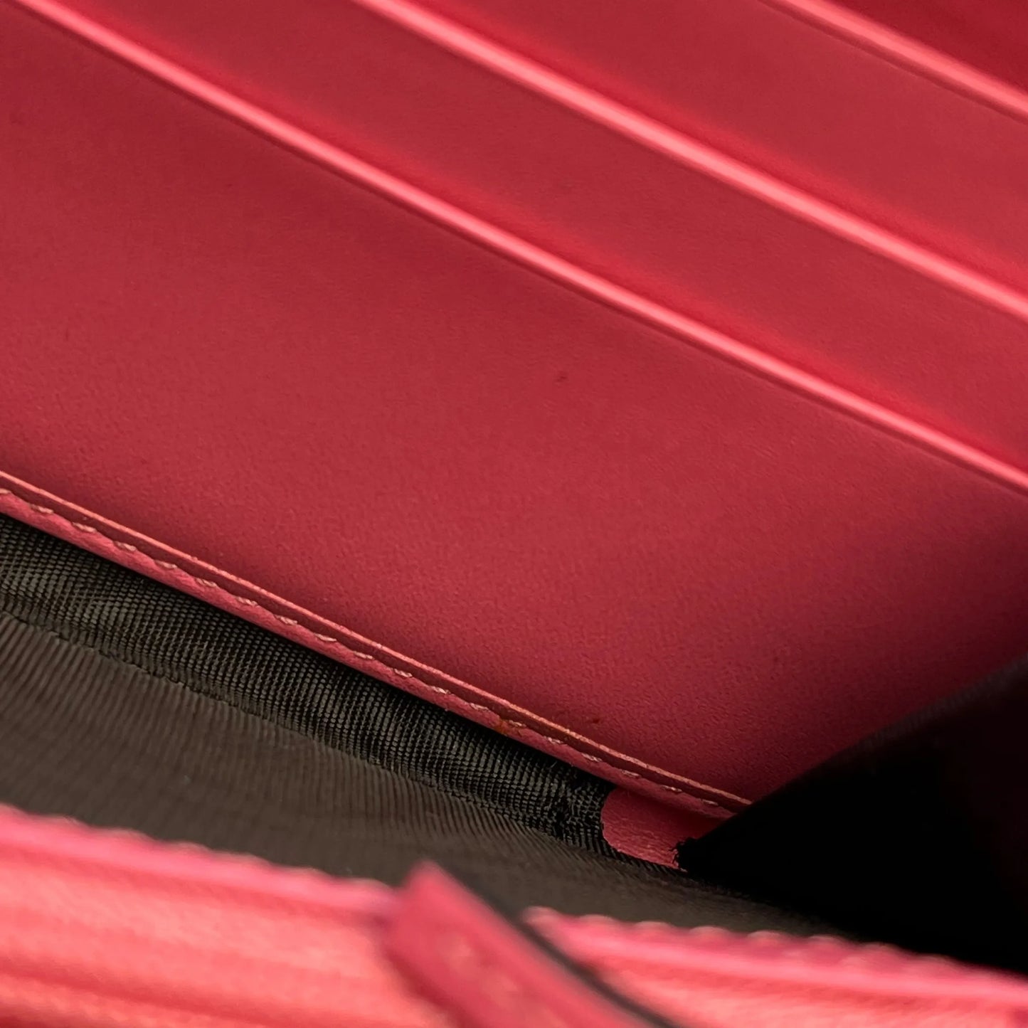 GUCCI GG Marmont Metelasse Zipped Around Long Wallet - Pink