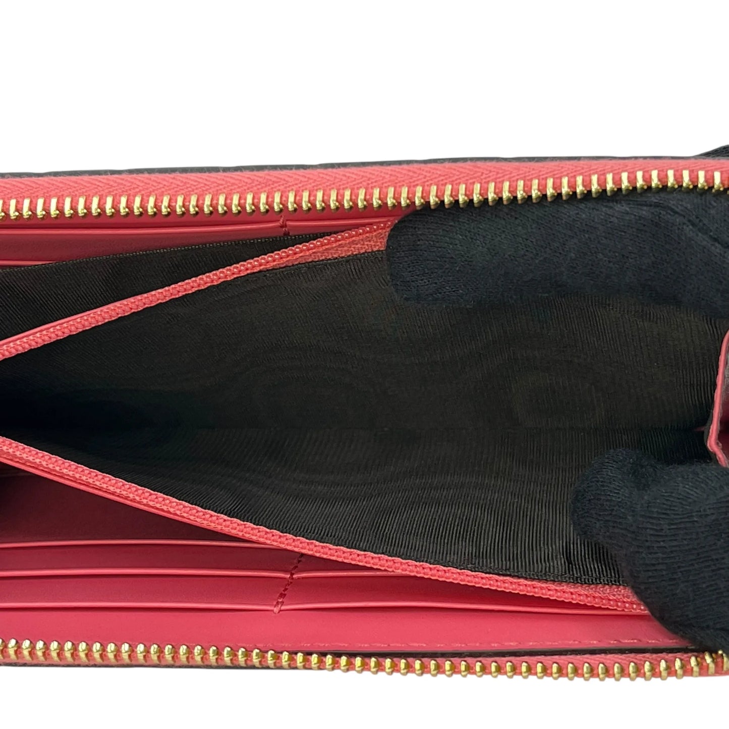 GUCCI GG Marmont Metelasse Zipped Around Long Wallet - Pink