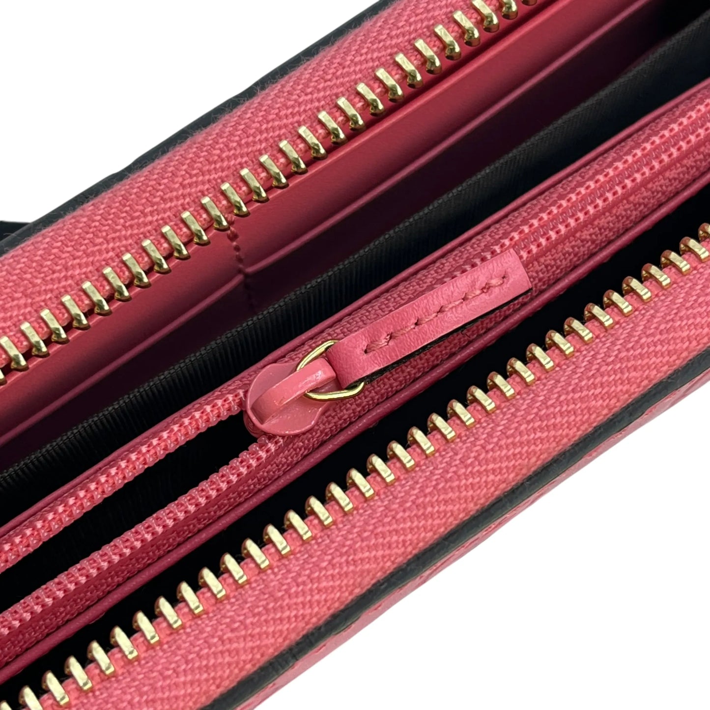 GUCCI GG Marmont Metelasse Zipped Around Long Wallet - Pink