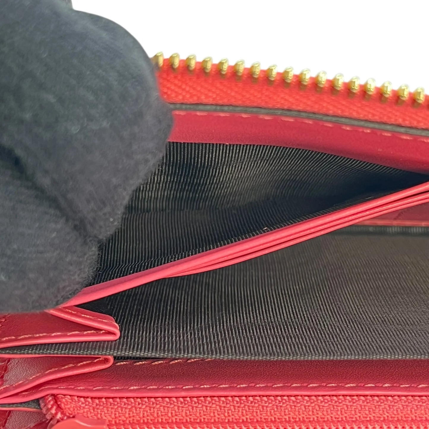GUCCI GG Marmont Metelasse Zipped Around Long Wallet - Pink