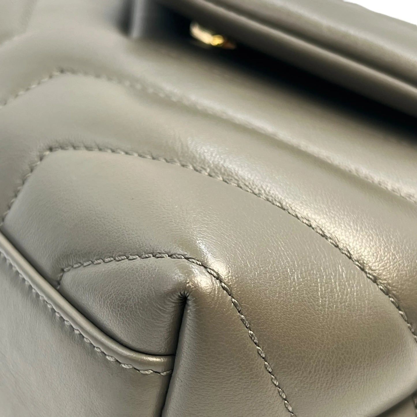 Saint Laurent Loulou Leather Shoulder Bag - Gray
