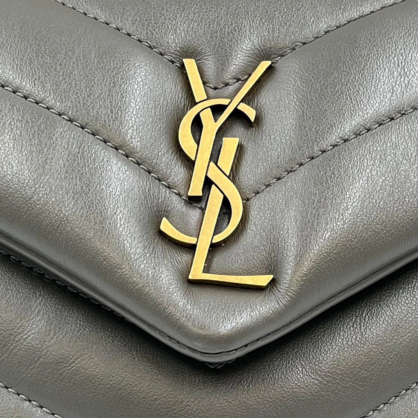 Saint Laurent Loulou Leather Shoulder Bag - Gray