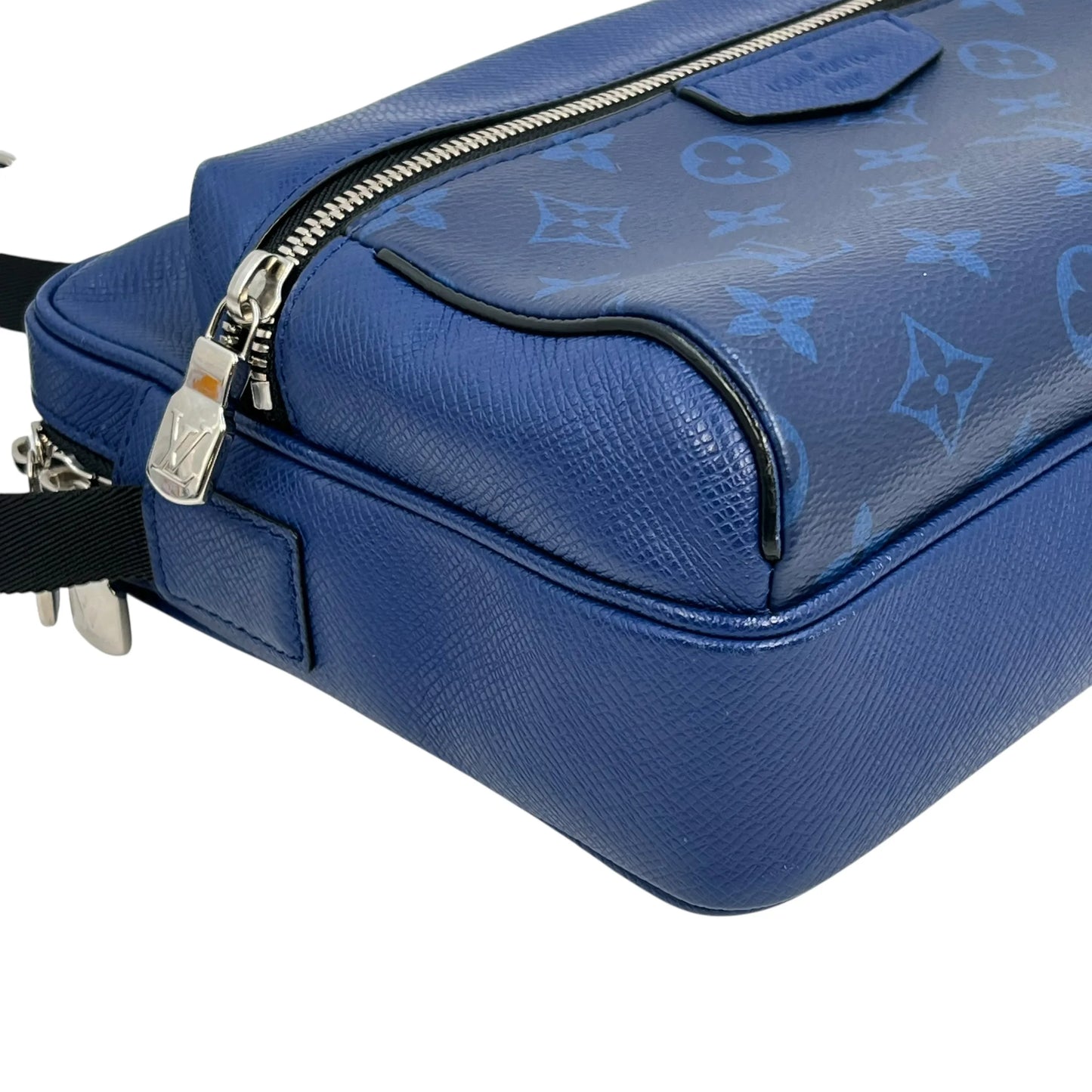 Louis Vuitton Taiga Rama Outdoor Messenger PM Shoulder Bag Body Bag - Blue