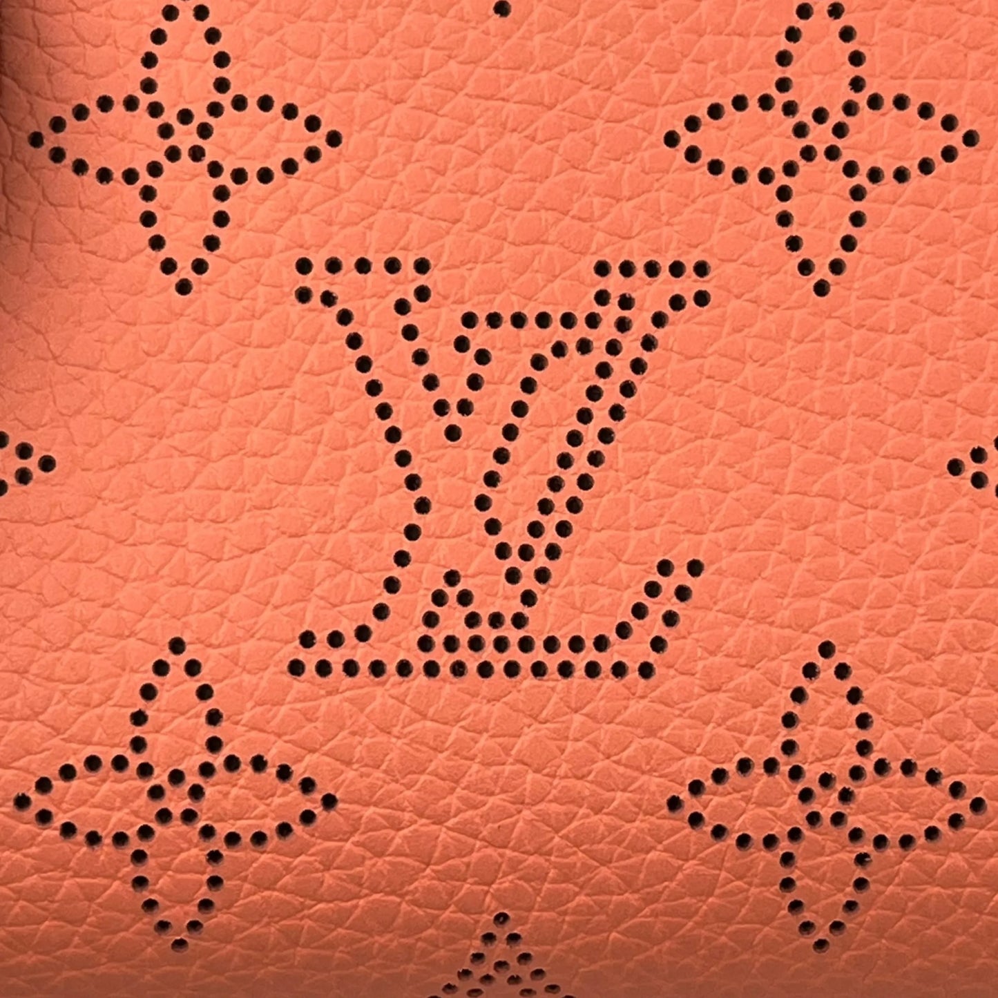 Louis Vuitton Portefeuille Clea Mahina Compact Wallet - Orange Pink