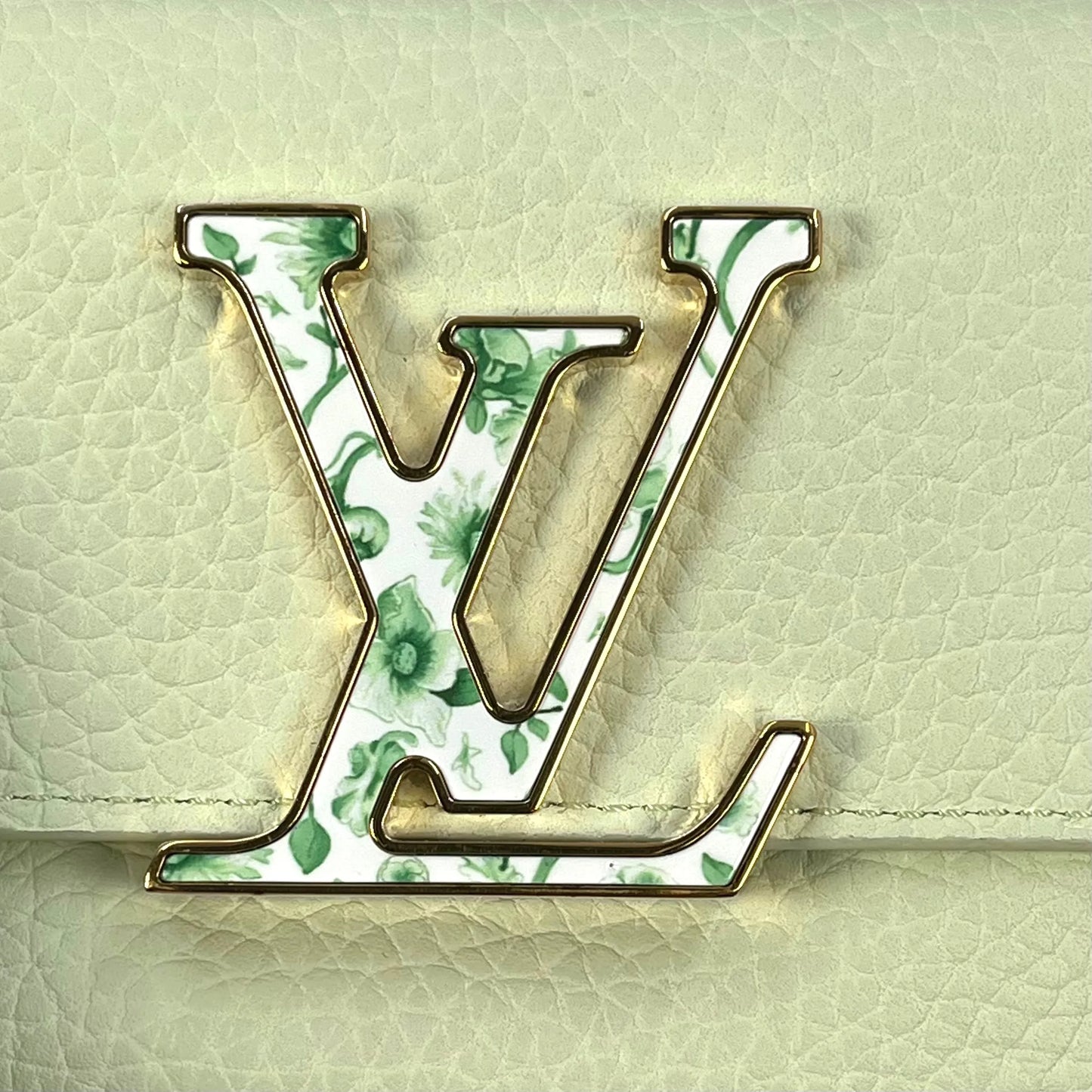 Louis Vuitton Capucines Portefeuille Compact Wallet - Mint Green