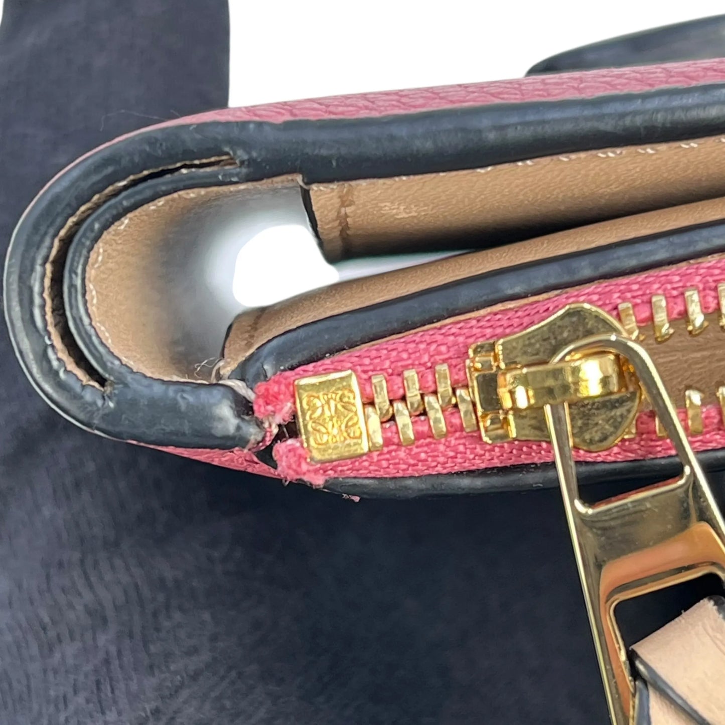 LOEWE Vertical Medium Compact Wallet - Pink