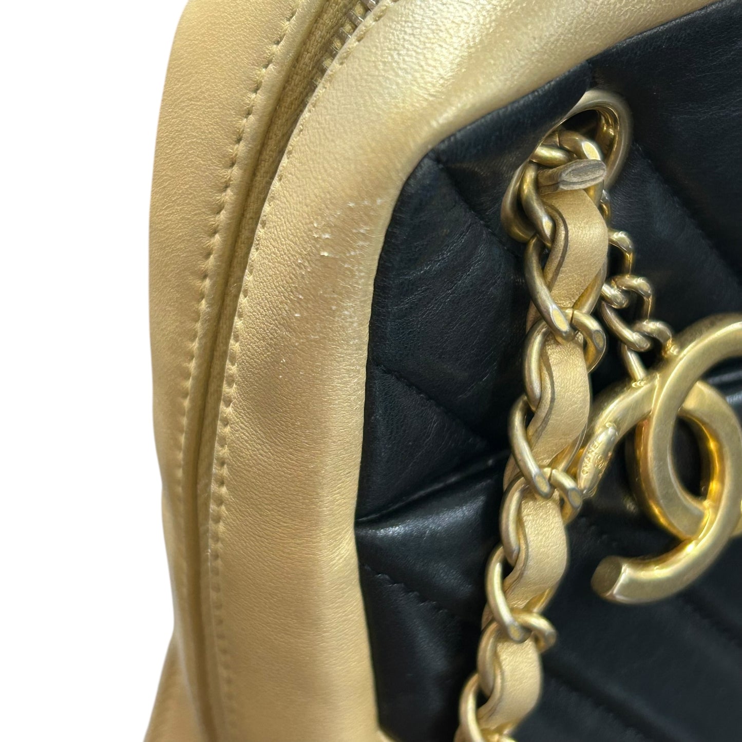 CHANEL Chevron V-Stitch Coco Mark Hand Bag