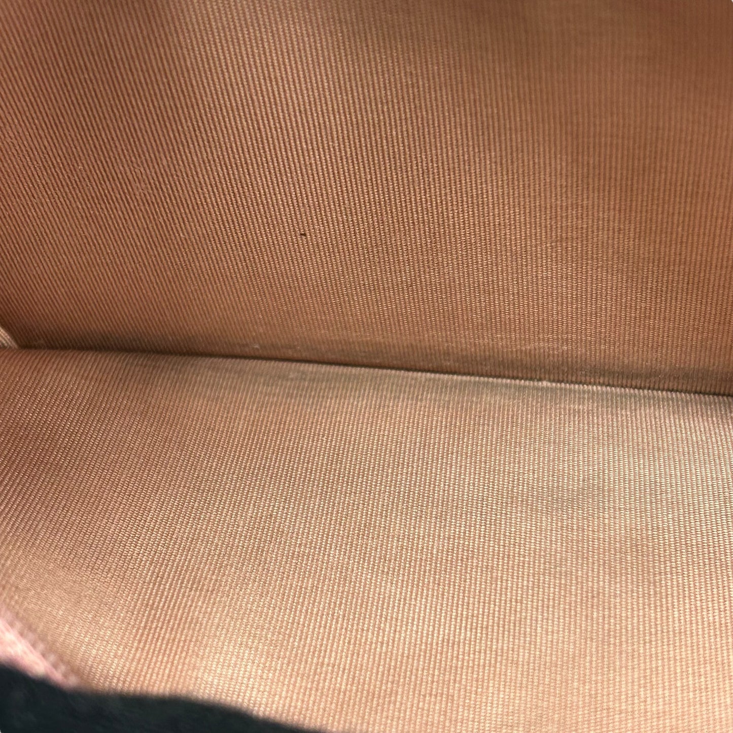CHANEL Caviar Skin Bi-Fold Long Wallet - Pink