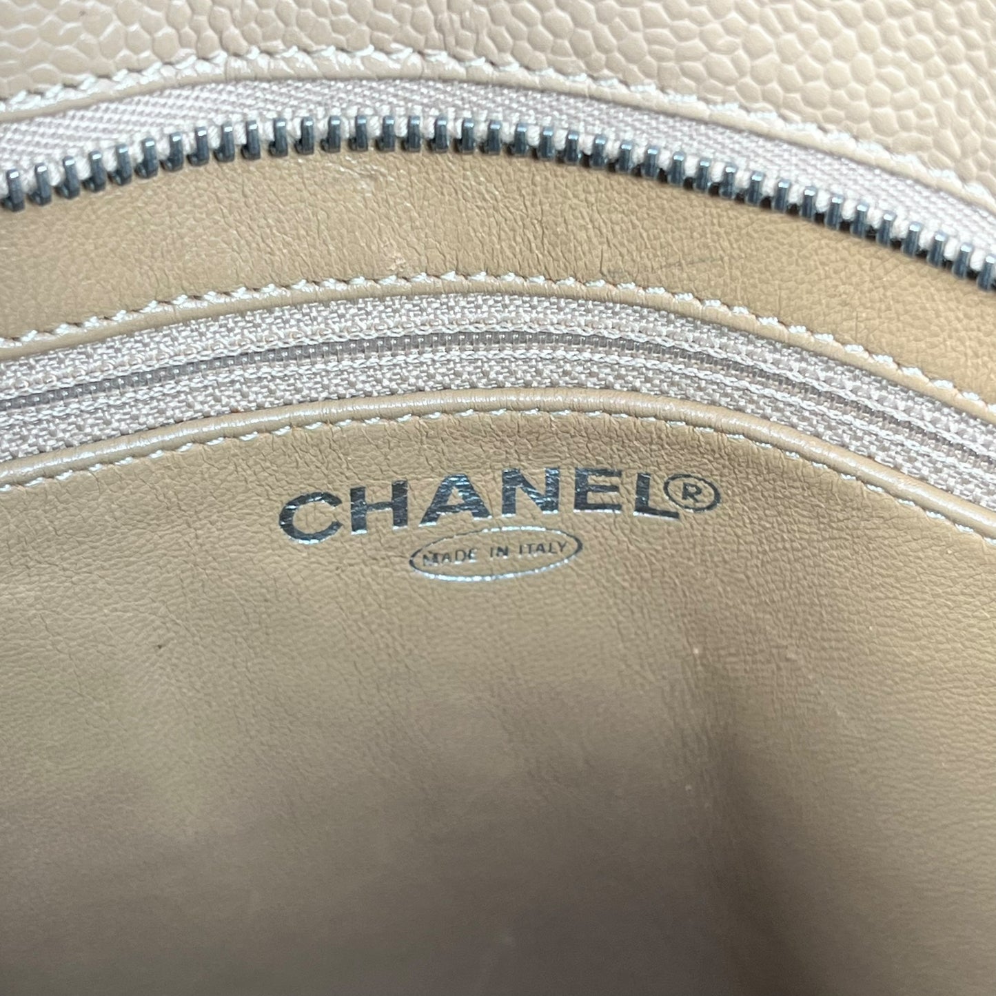 CHANEL Reprinted tote SVmetal fittings
