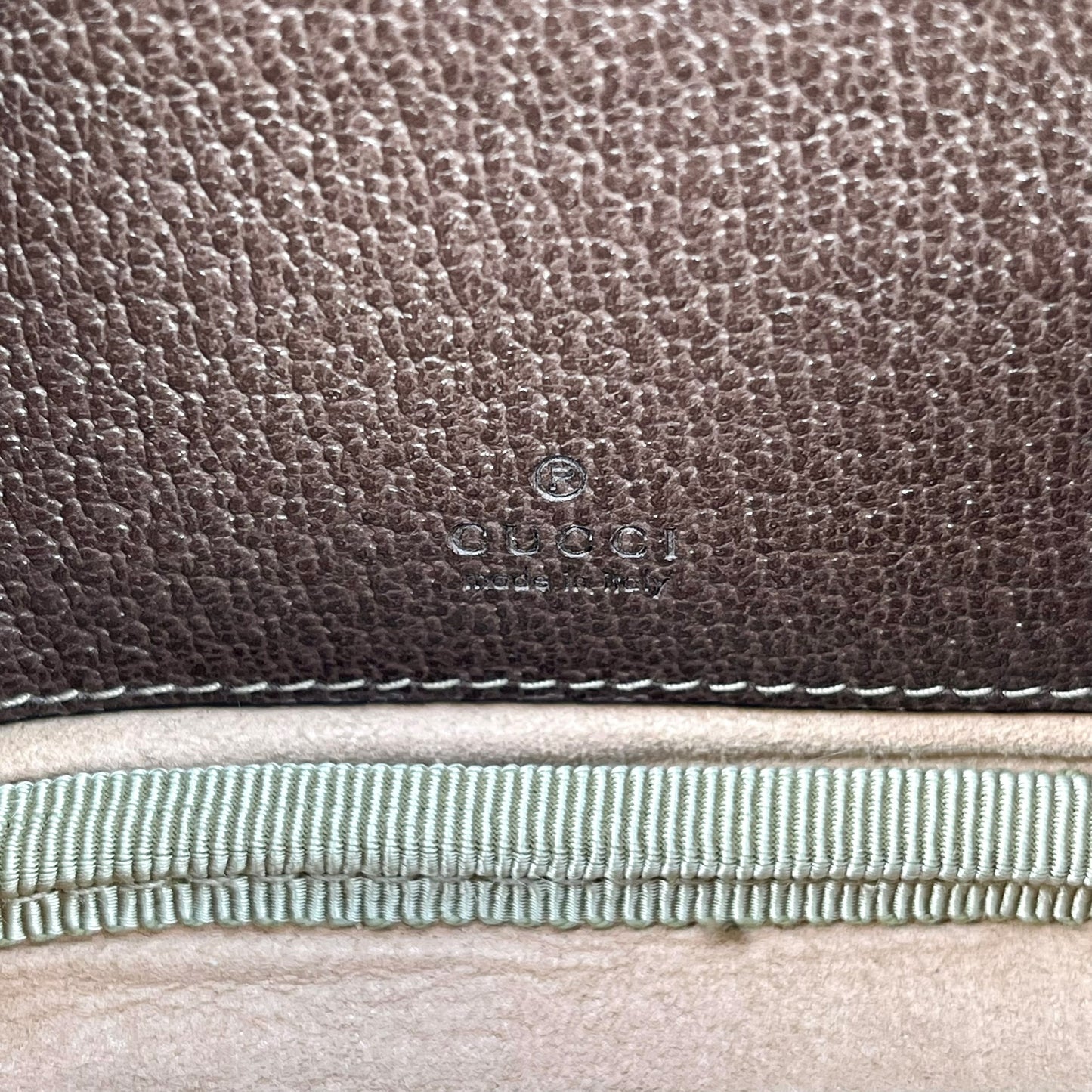 GUCCI GG Supreme Body Bag - Brown