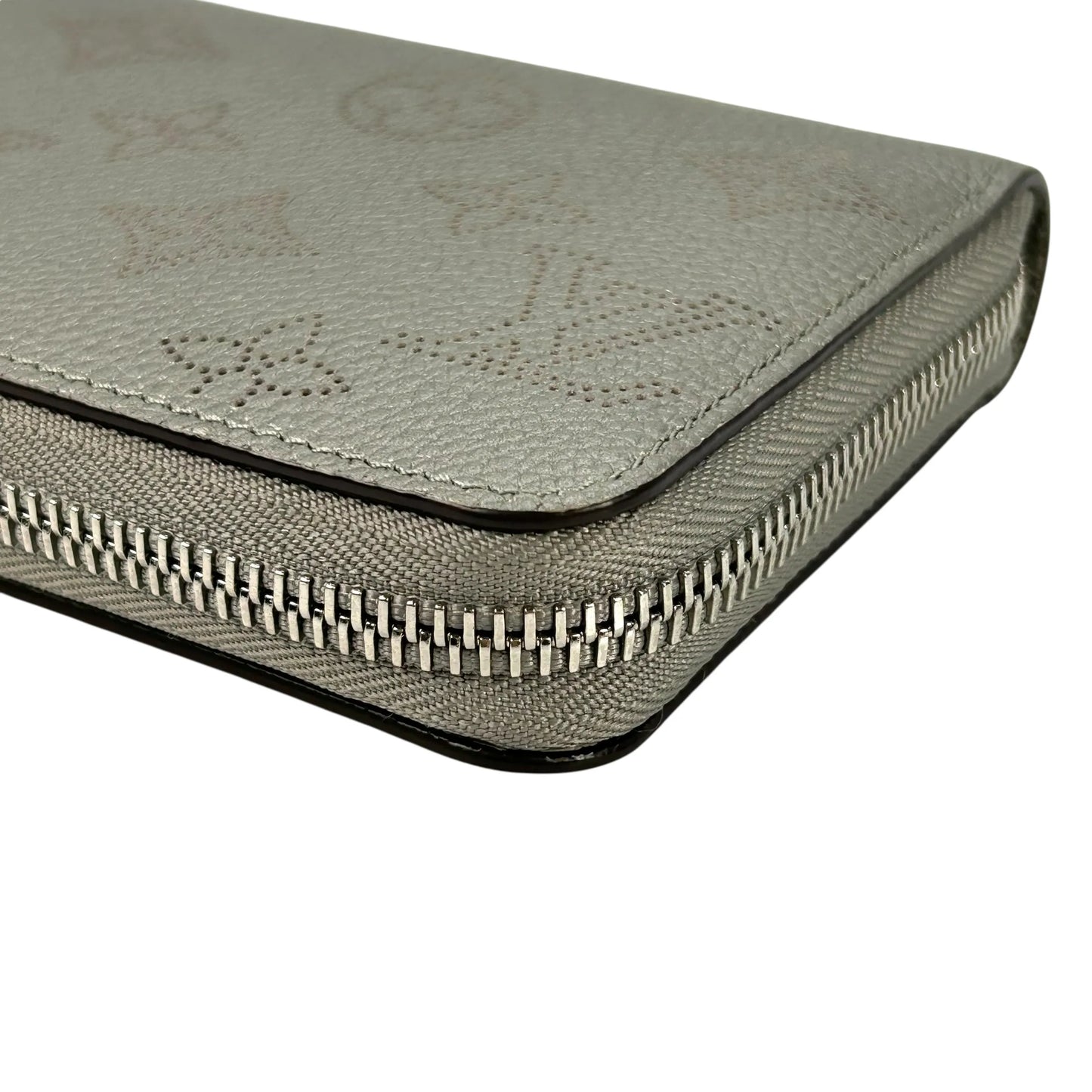 Louis Vuitton Monogram Mahina Long Wallet - Silver
