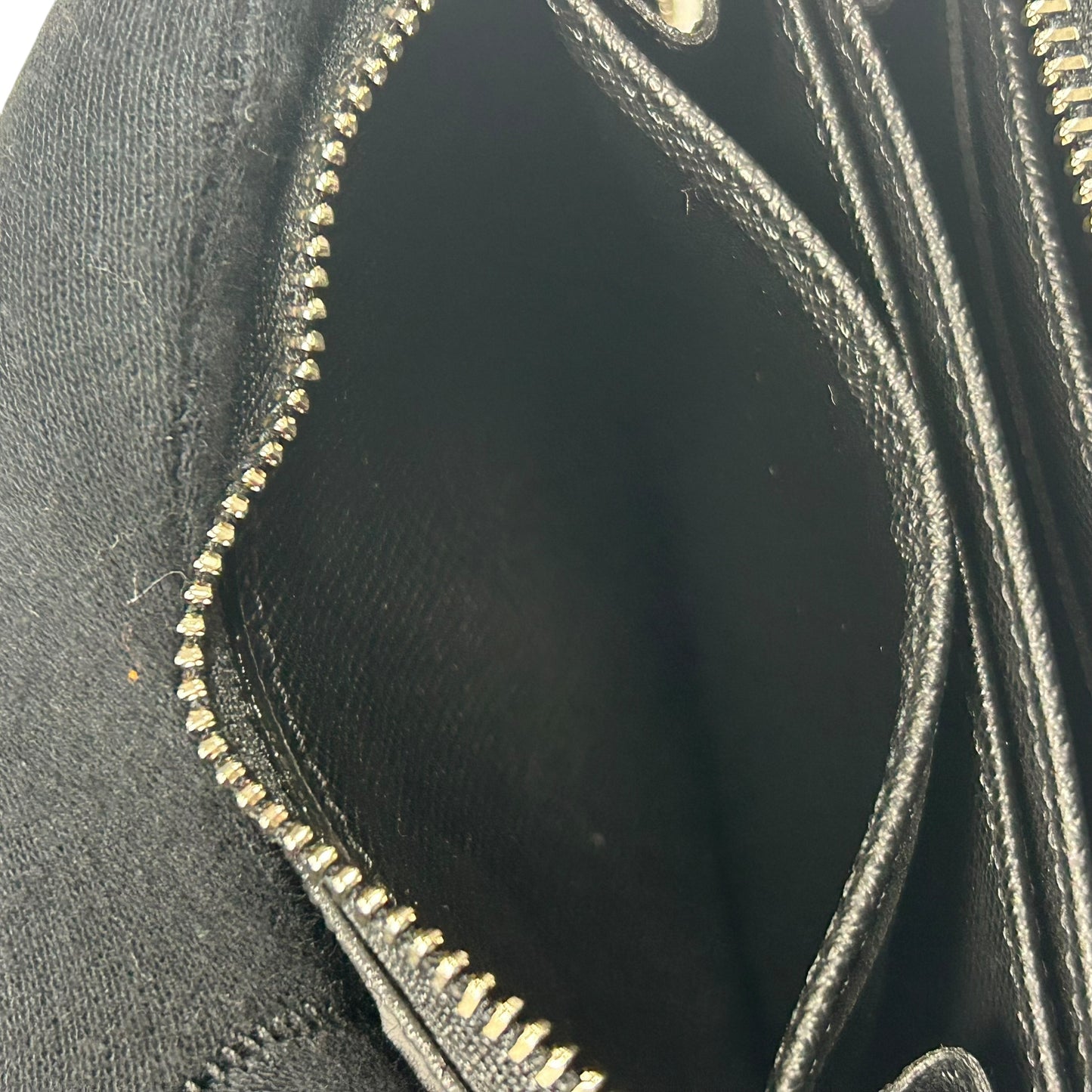 Louis Vuitton zippy Coin Puese