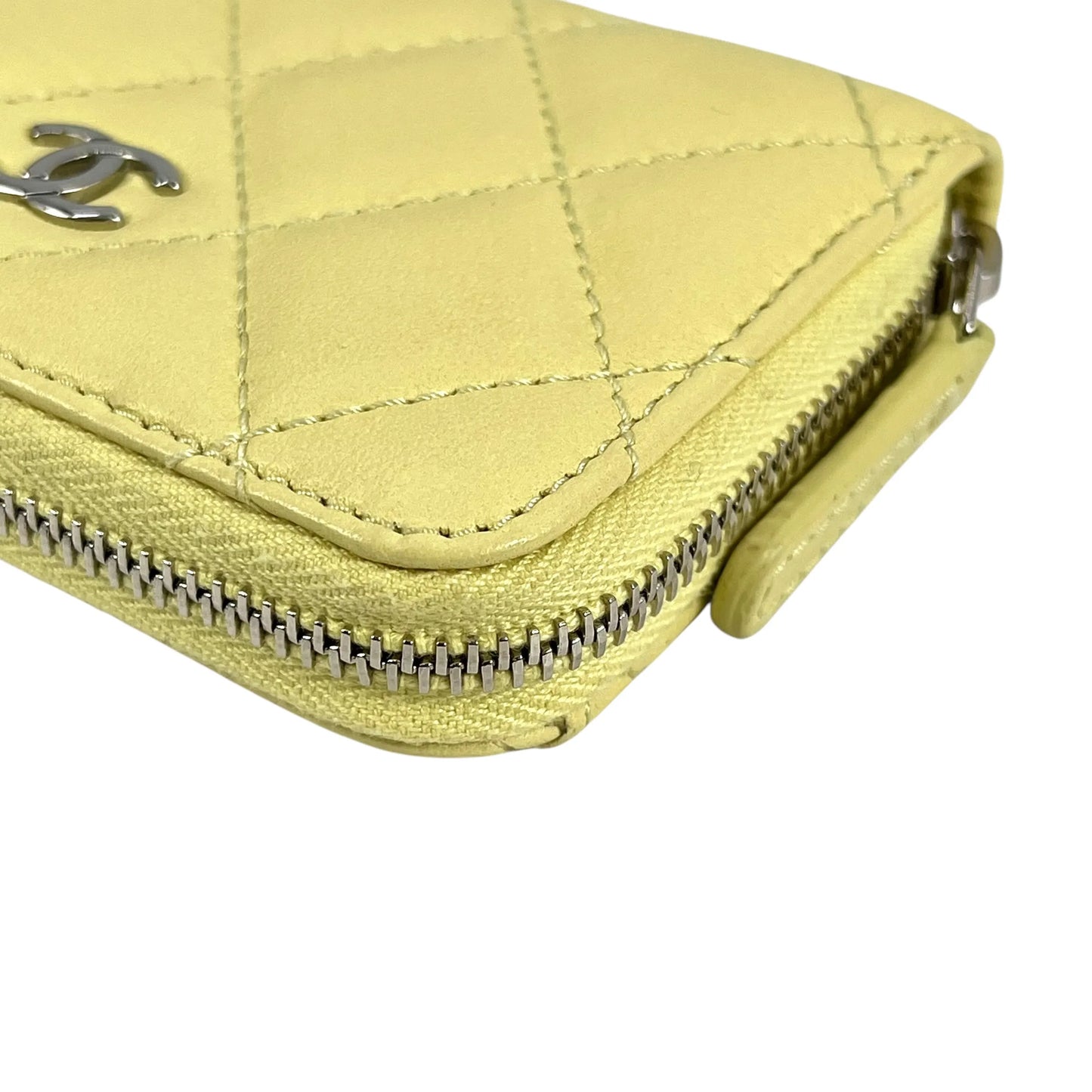 CHANEL Materasse Lambskin Coin Case - Yellow