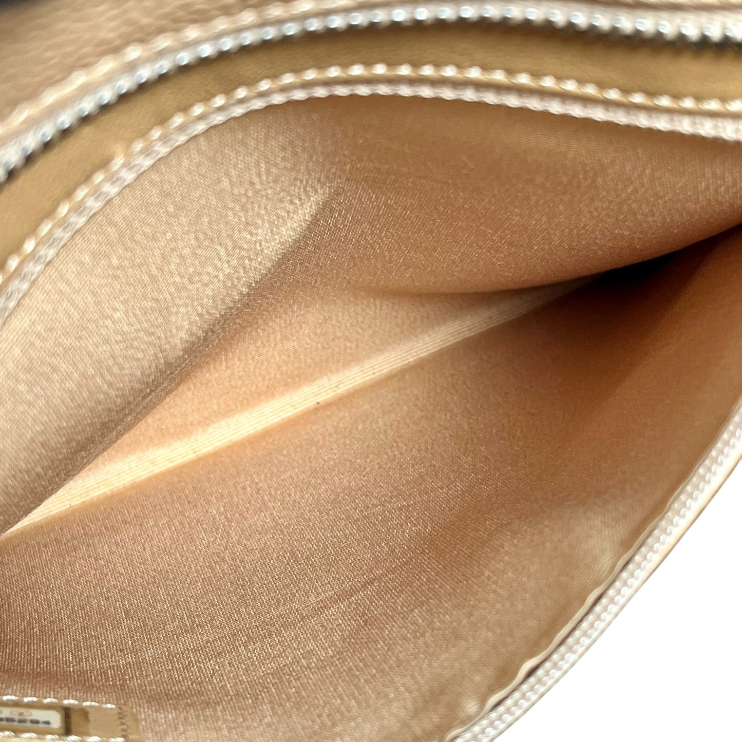 CHANEL Reprinted tote SVmetal fittings