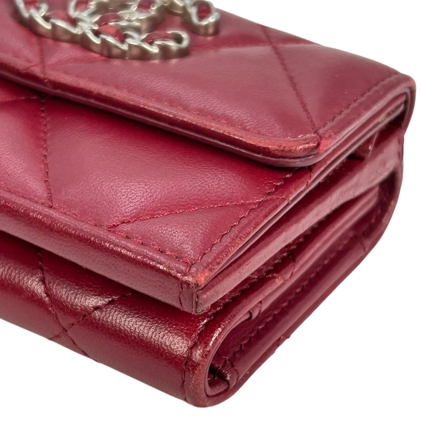 CHANEL Materasse Chanel 19 Compact Wallet - Red
