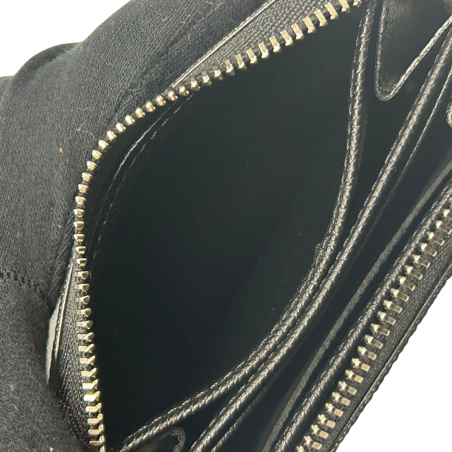 Louis Vuitton zippy Coin Puese