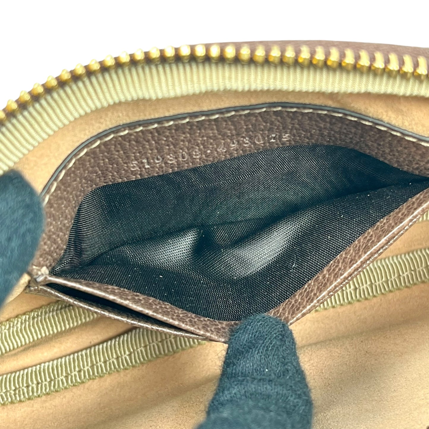 GUCCI GG Supreme Body Bag - Brown