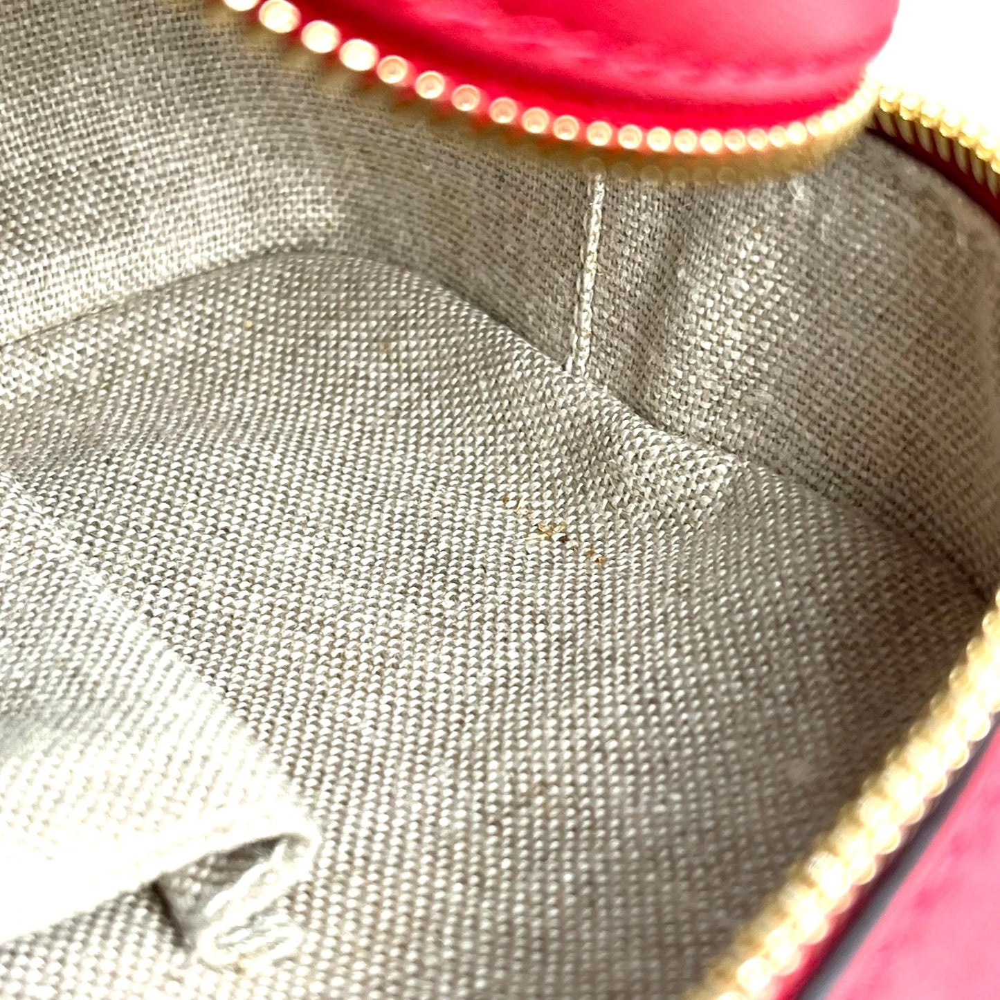 GUCCI Micro Guccissima Hand Bag - Red