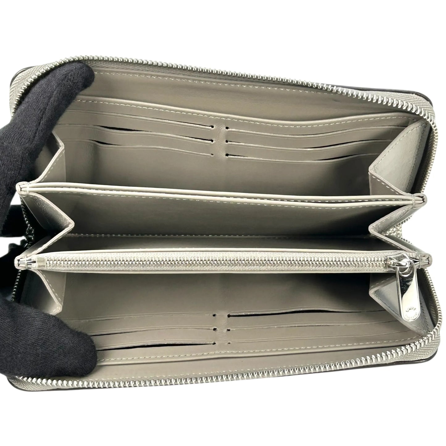 Louis Vuitton Monogram Mahina Long Wallet - Silver