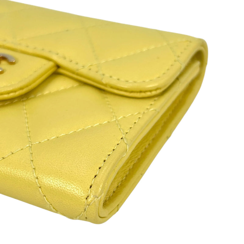 CHANEL Matelasse Classic Flap Lambskin Coin Case - Yellow