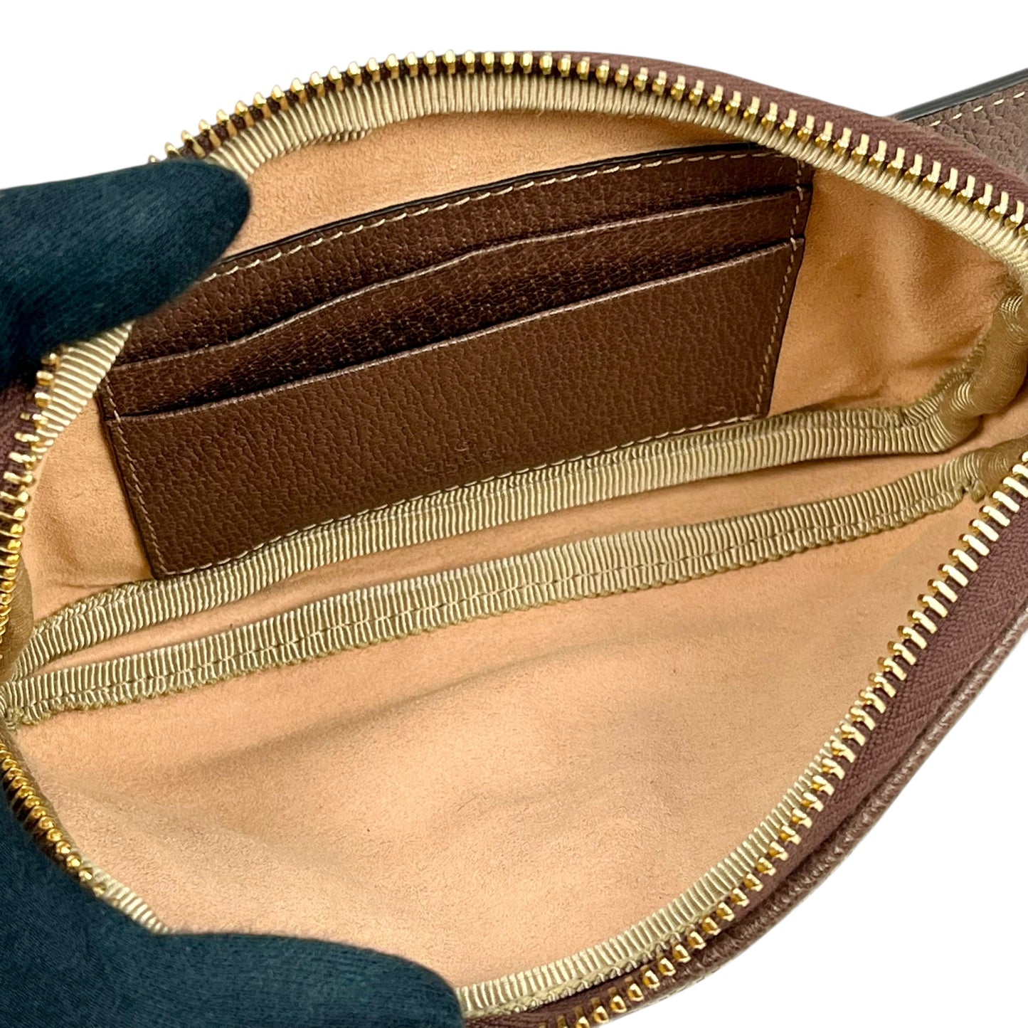 GUCCI GG Supreme Body Bag - Brown