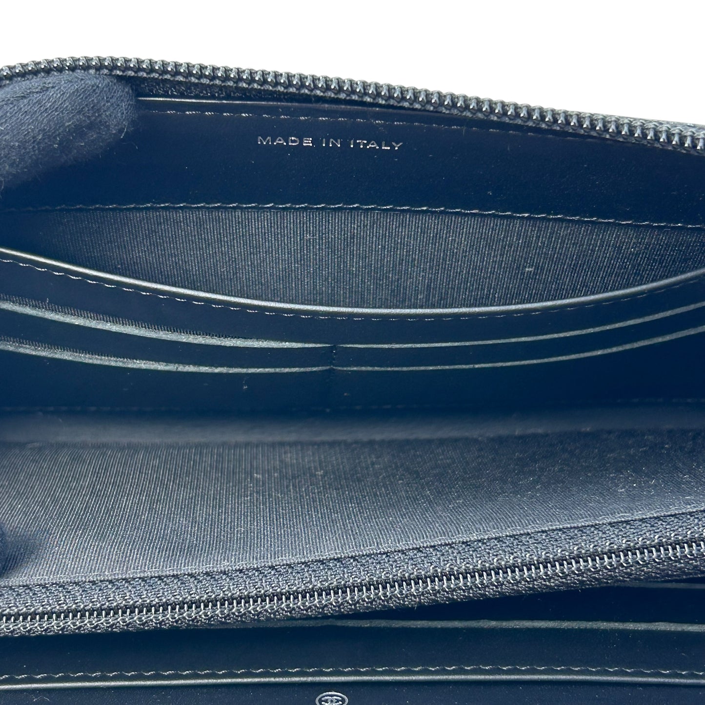 CHANEL Cocomark Caviar skin Zip longwallet