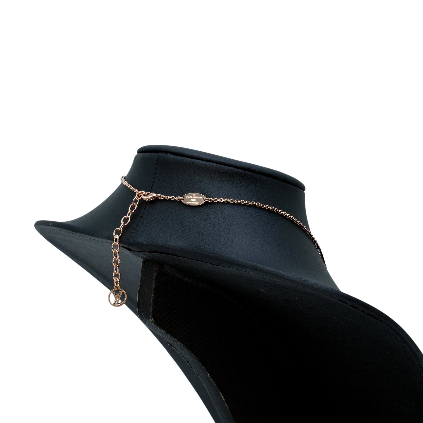 Louis Vuitton Essential V Necklace Rose Gold