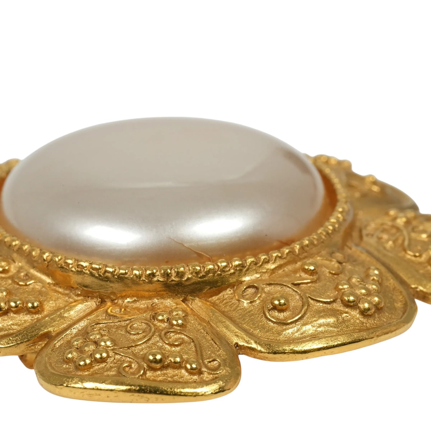 CHANEL Fake Pearl Brooch 96A - White Gold