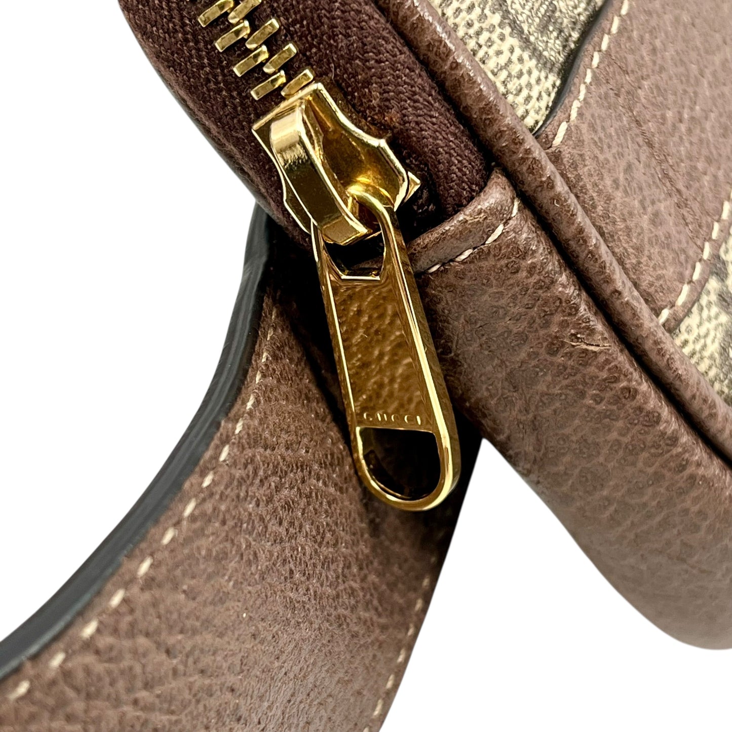 GUCCI GG Supreme Body Bag - Brown