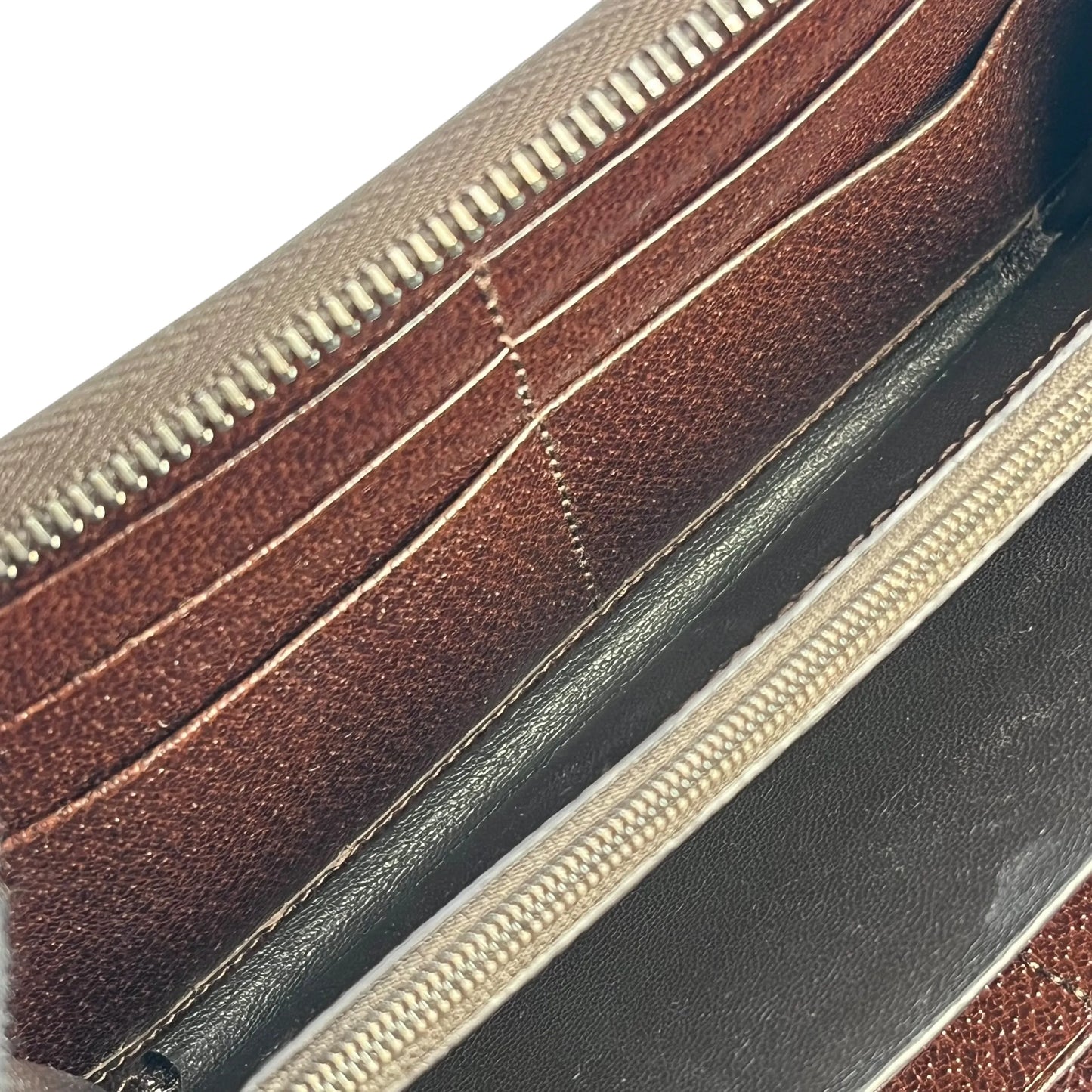 GUCCI Guccissima Round Zipper Long Wallet - Brown