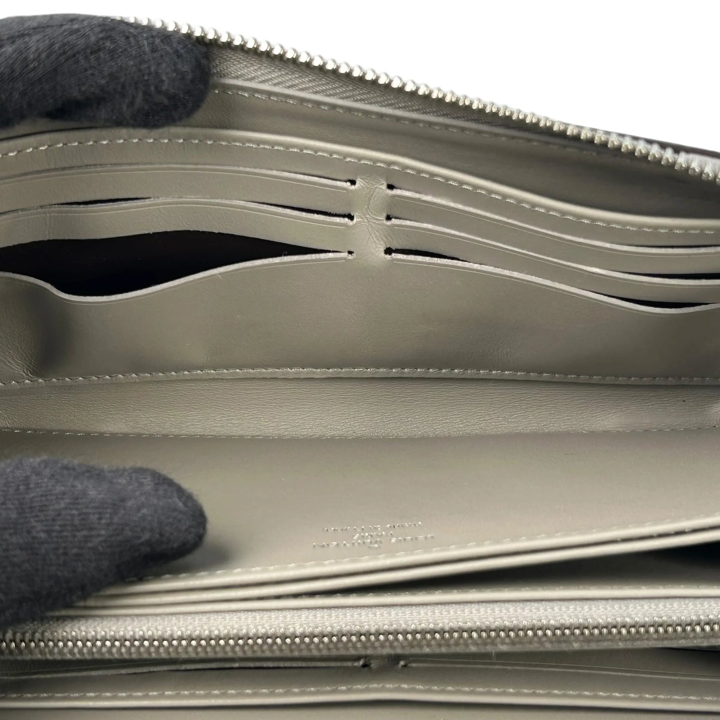 Louis Vuitton Monogram Mahina Long Wallet - Silver