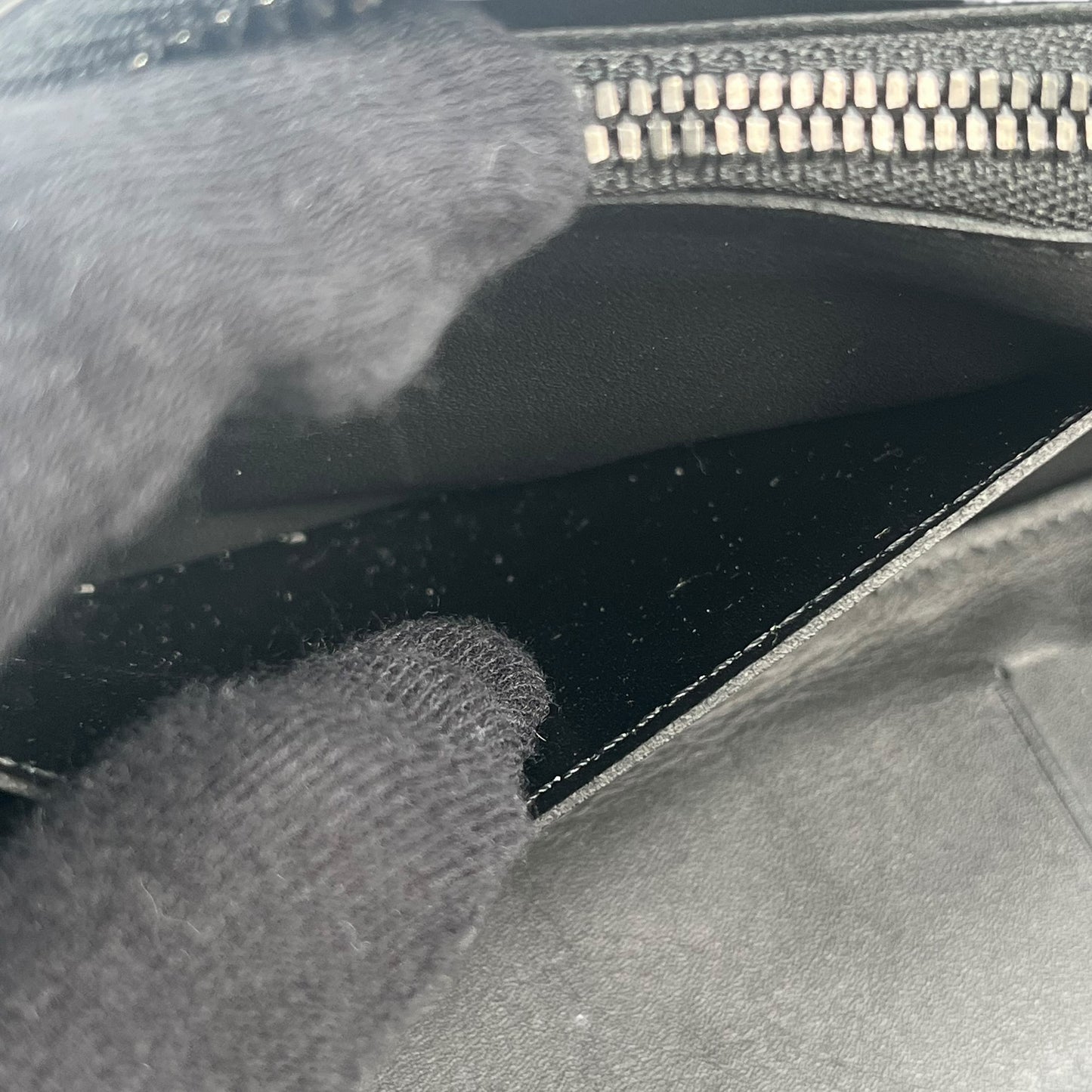 Louis Vuitton Zippy Long Wallet Vertical - Black