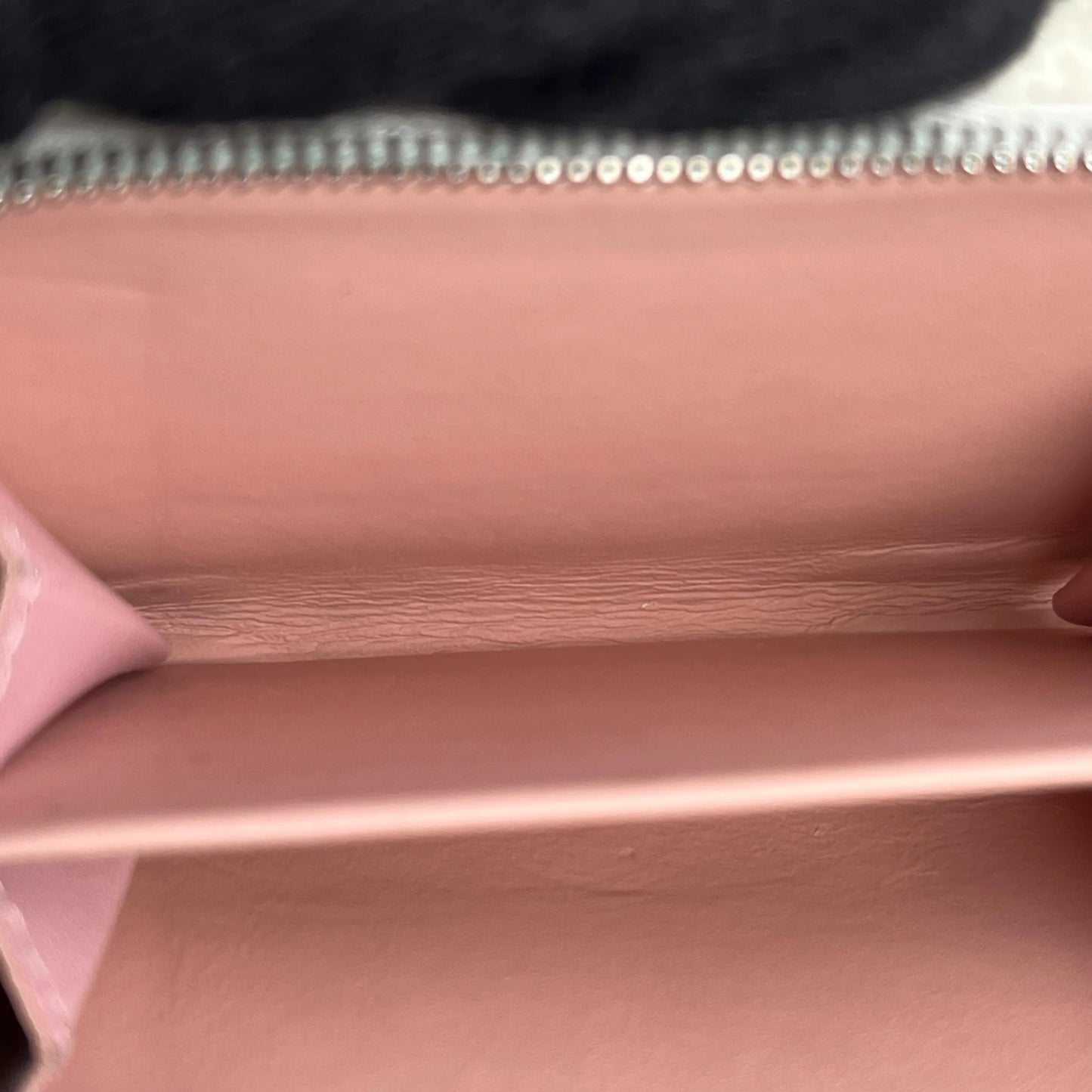 Louis Vuitton Portefeuille Clea Compact Wallet - White