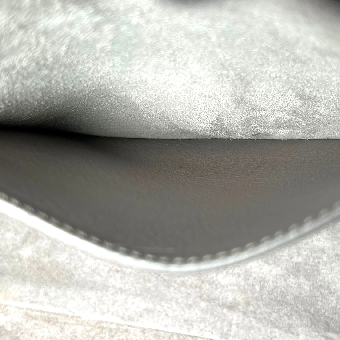 Saint Laurent Cabas Leather Hand Bag - Gray