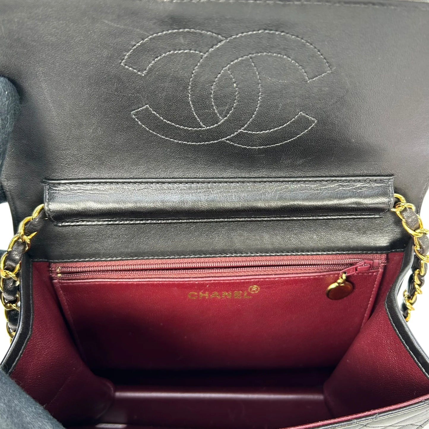 CHANEL Matelasse Lambskin Chain Shoulder Bag - Black
