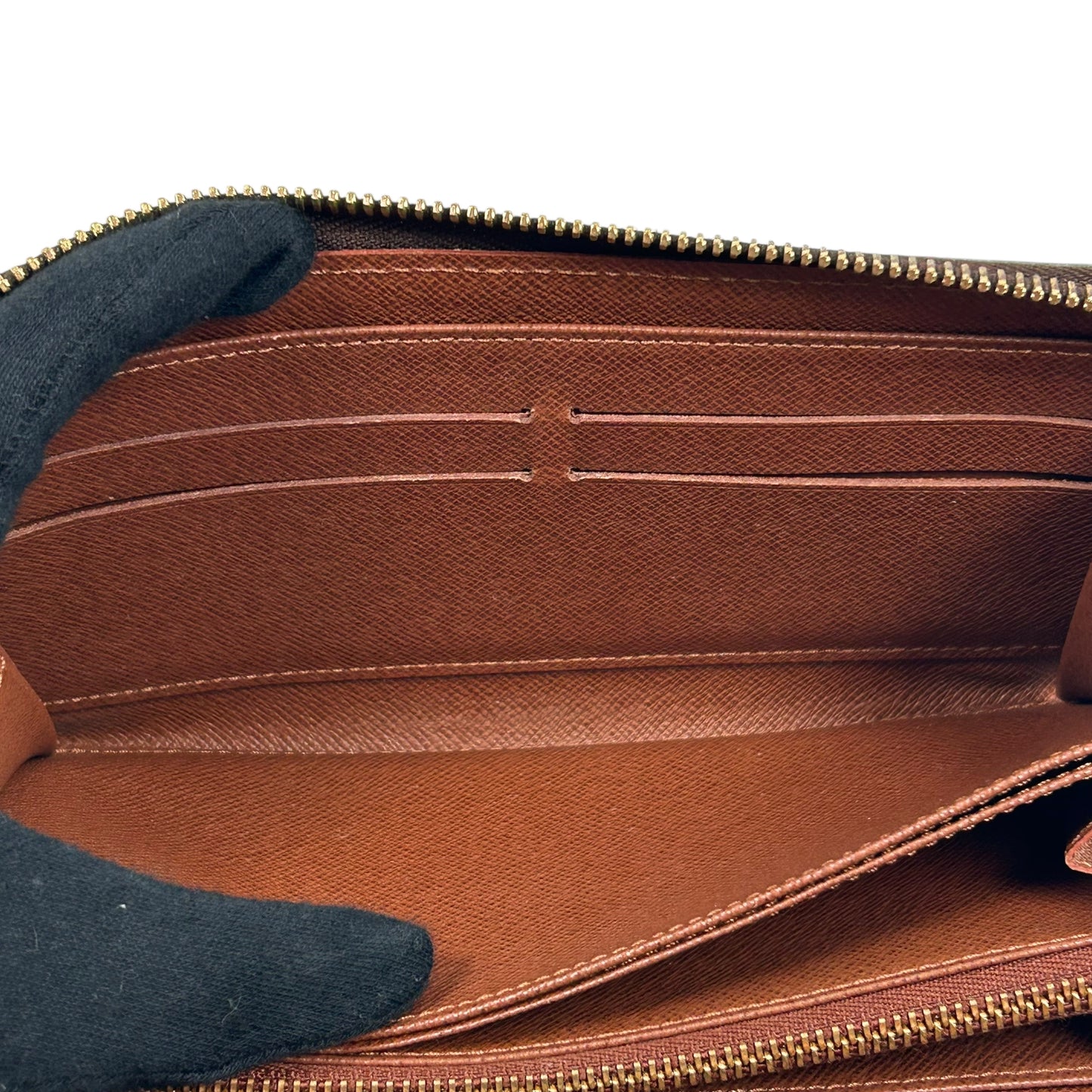 Louis Vuitton Zippy wallet