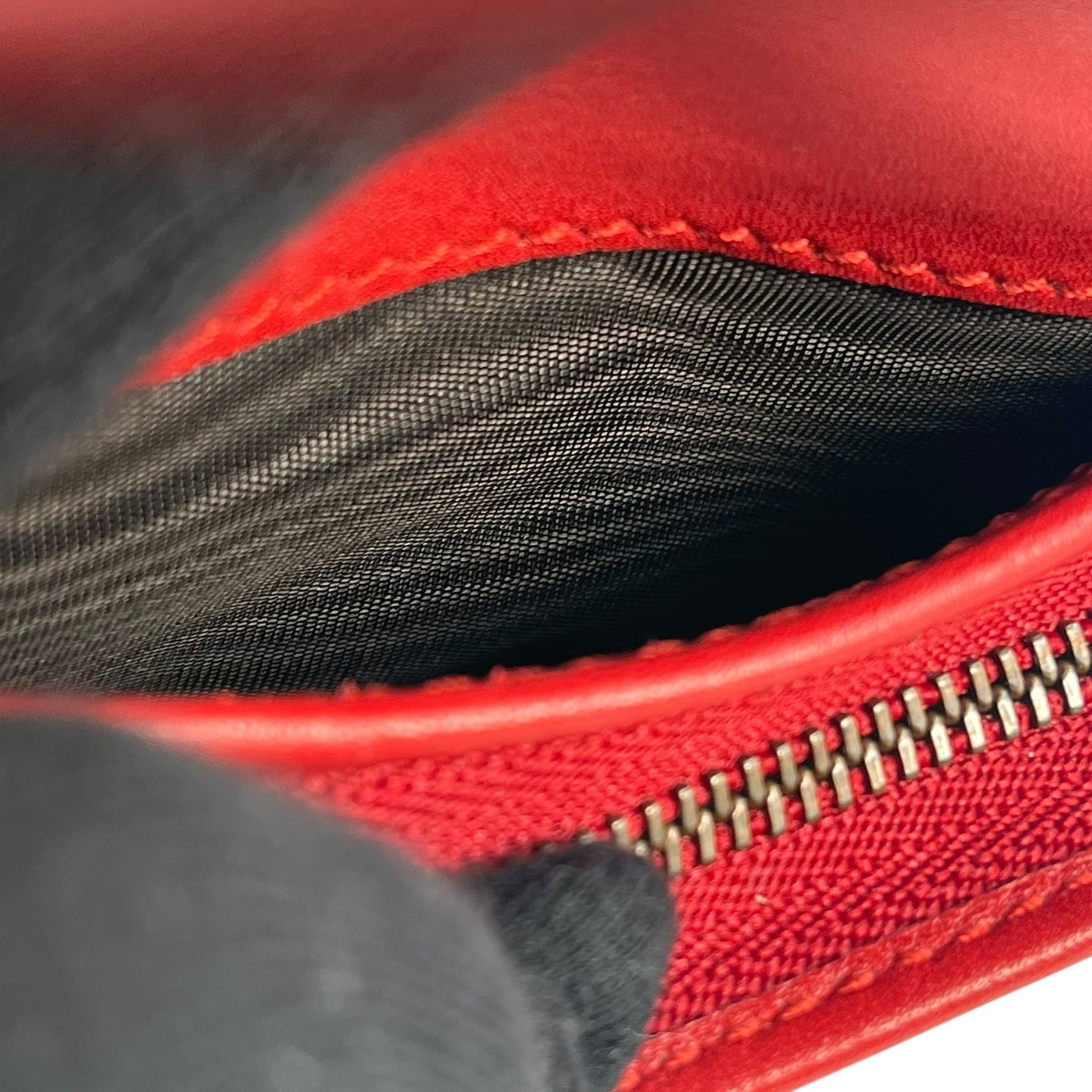 GUCCI GG Marmont Compact Wallet - Red