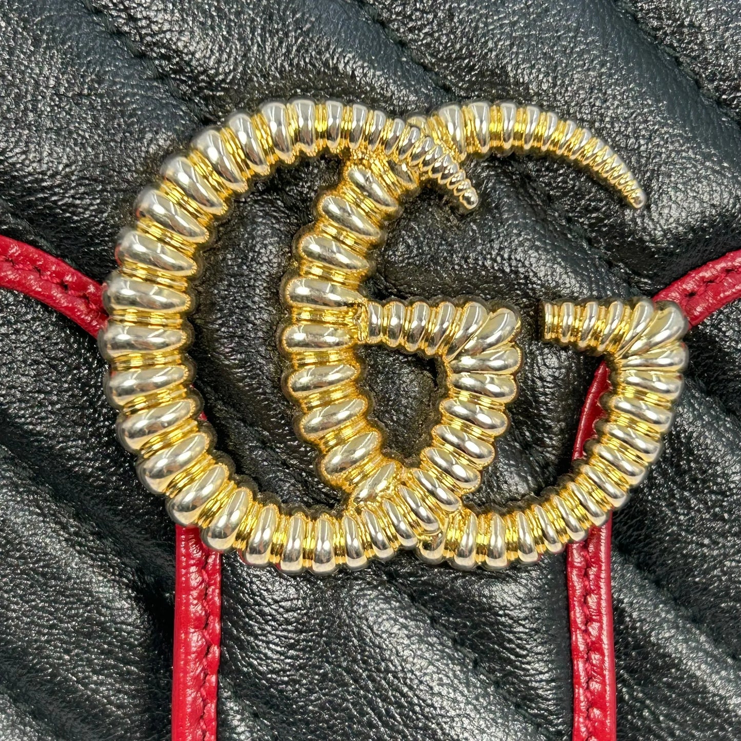 GUCCI GG Marmont Quilted Chain Shoulder Bag