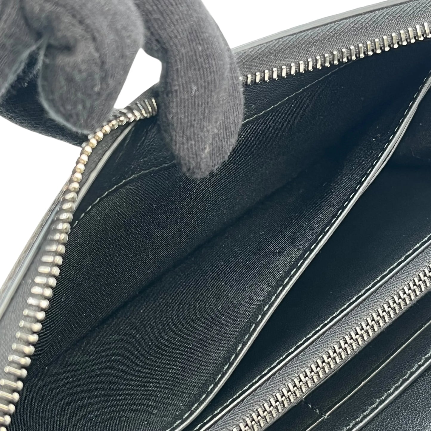 Dior CD Icon Round Zipper Long Wallet - Black