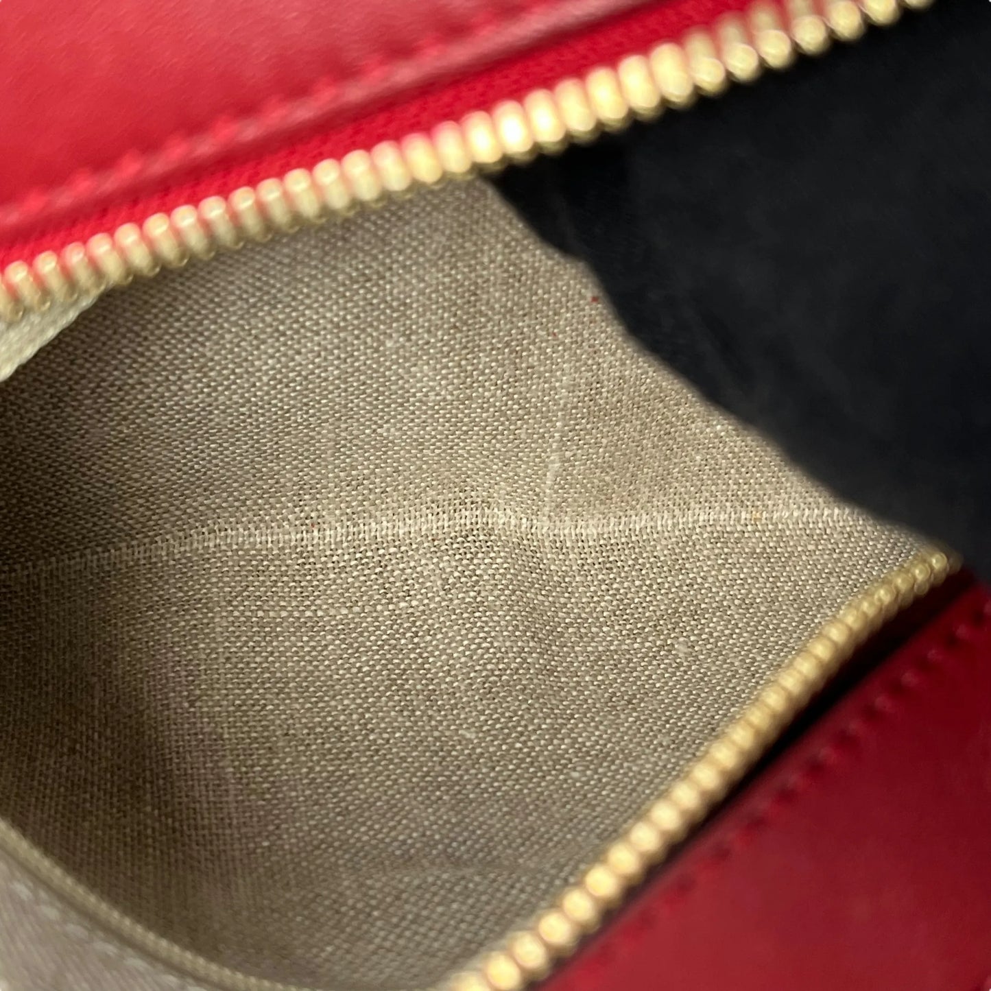 GUCCI Micro Guccissima Hand Bag - Red