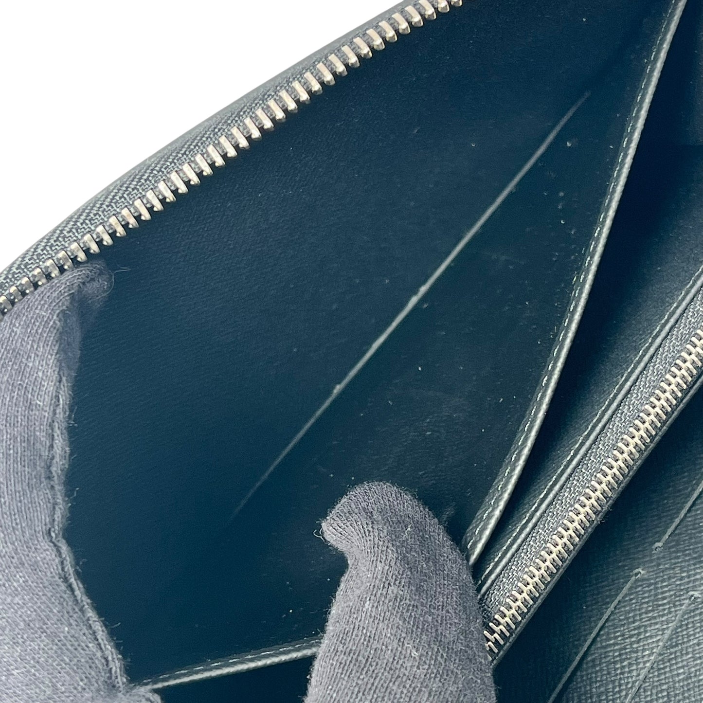 Louis Vuitton Zippy Organiser Black
