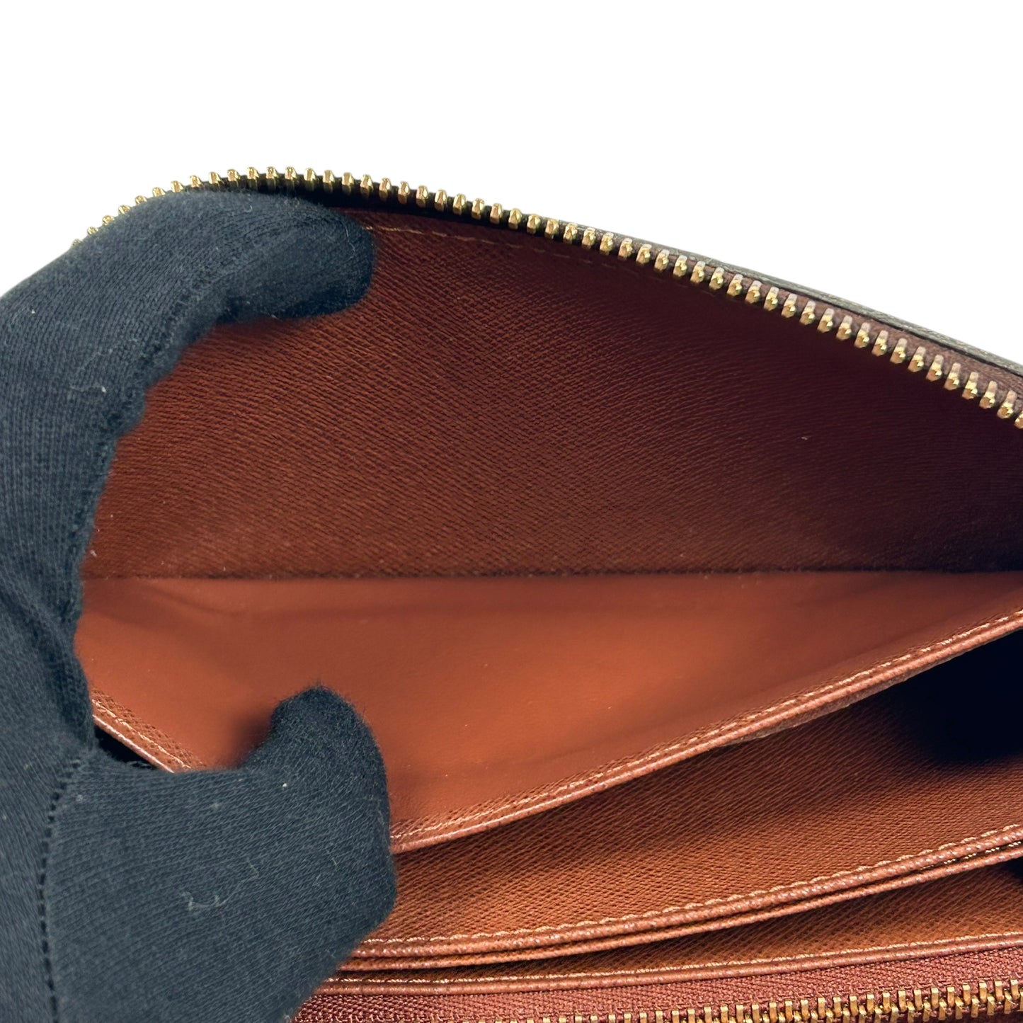 Louis Vuitton Zippy wallet