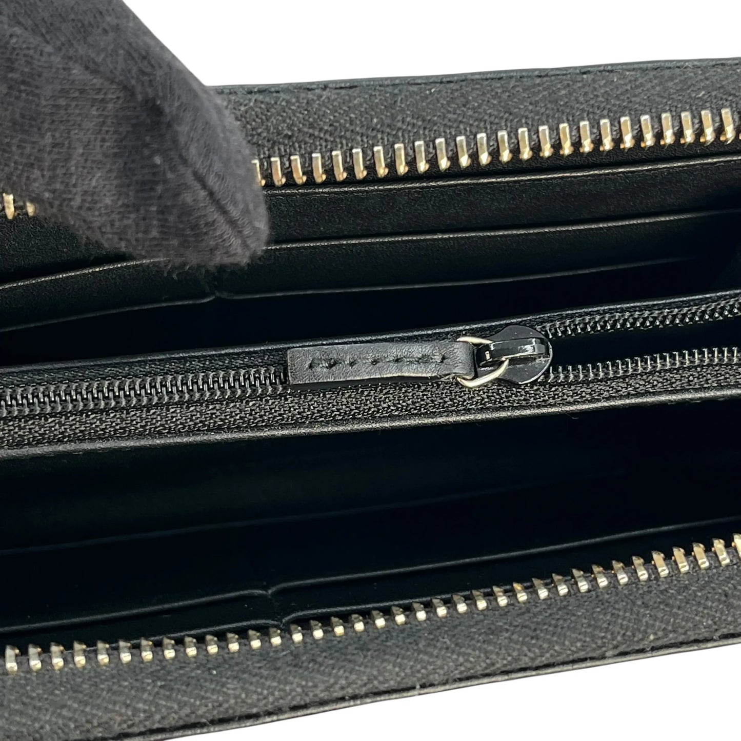 GUCCI Microguccissima Round Zip Long Wallet - Black