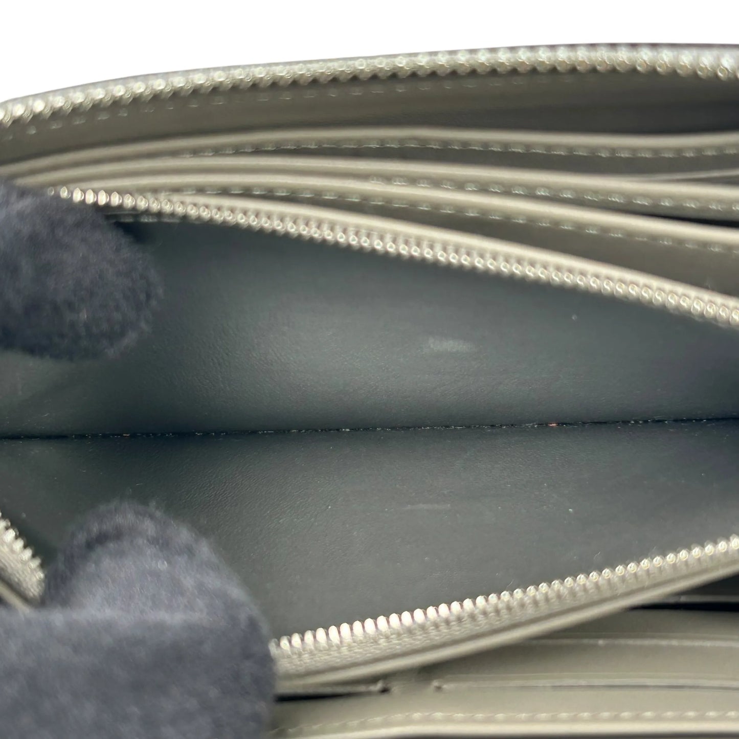 Louis Vuitton Monogram Mahina Long Wallet - Silver