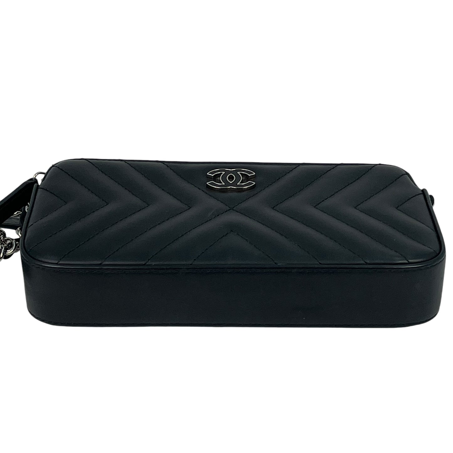 CHANEL Chevron Lambskin Chain Wallet - Black