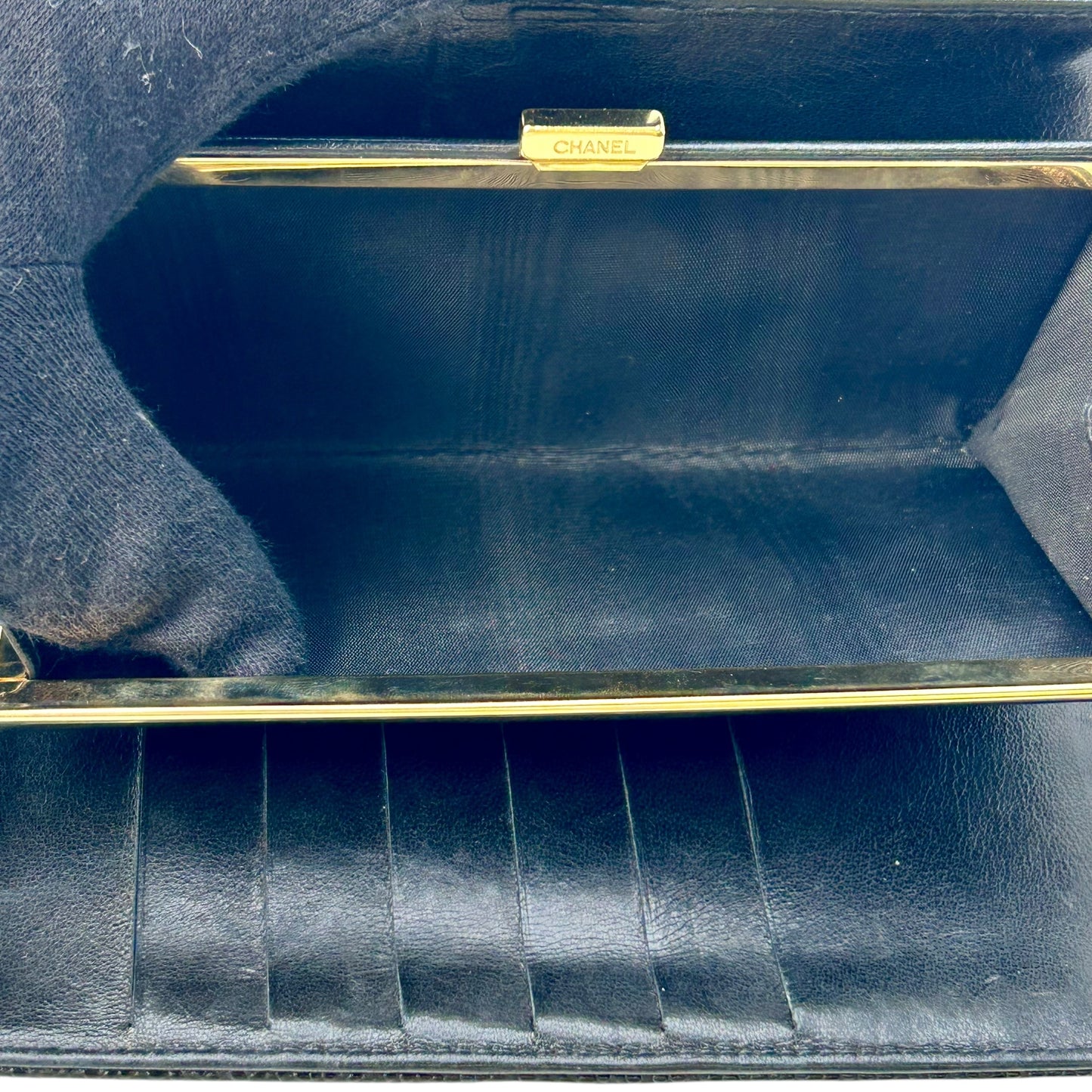 CHANEL Caviar Skin Coco Mark Kiss Lock Long Wallet - Black