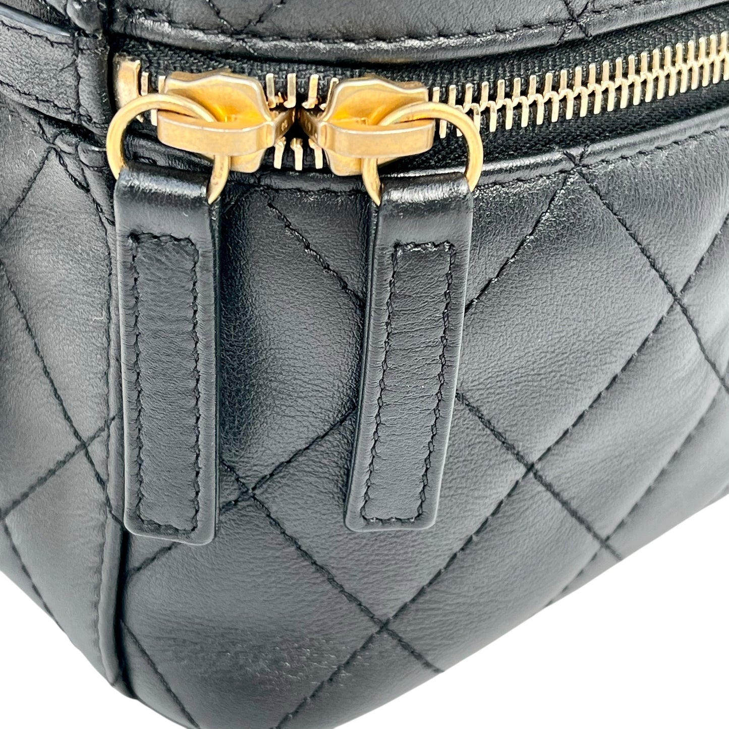 CHANEL Matelasse Small Vanity Chain Shoulder Bag
